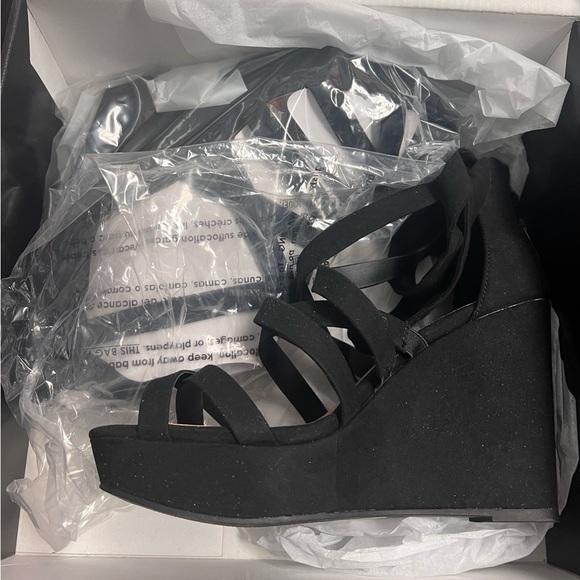 Strappy Wrap Platform Wedge (WW) - Picture 4 of 5